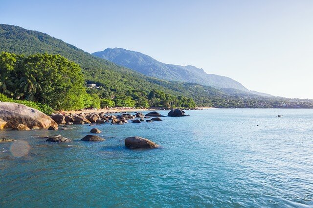 해외 숙소 예약 사이트 필터 설정해서 평점 팔점 이상 시내 중심가 가성비 호텔 찾아낸 나만의 검색 기준